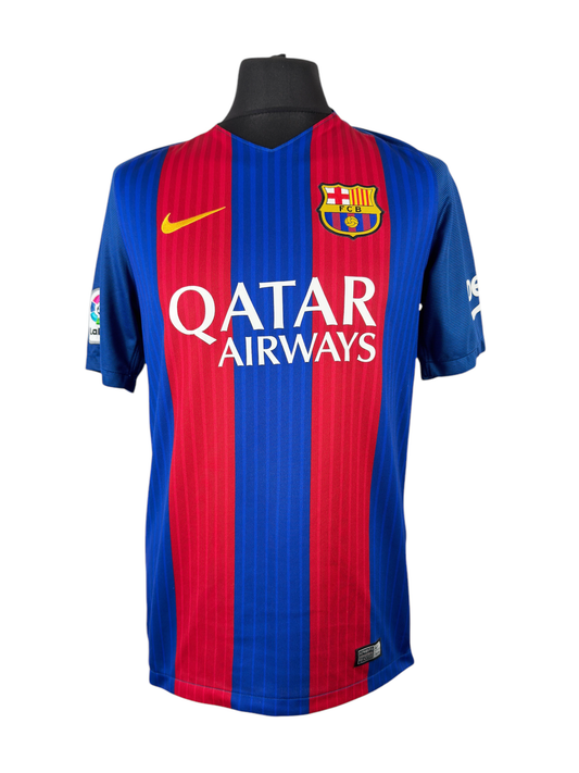 Barcelona 2016-17 Home  - Size M - A. Iniesta 8