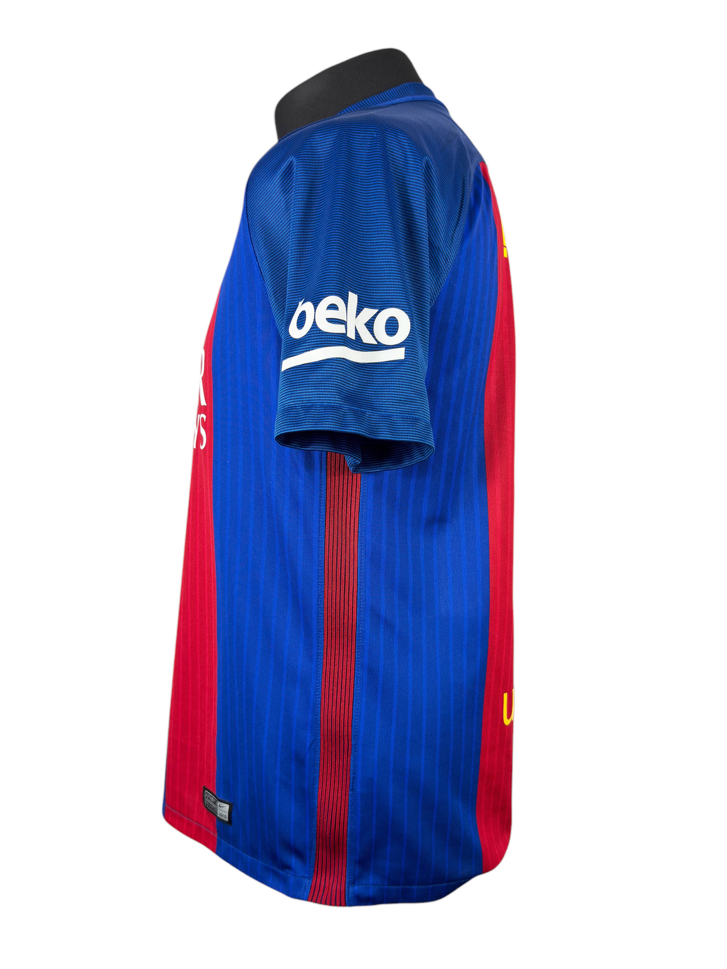 Barcelona 2016-17 Home  - Size M - A. Iniesta 8