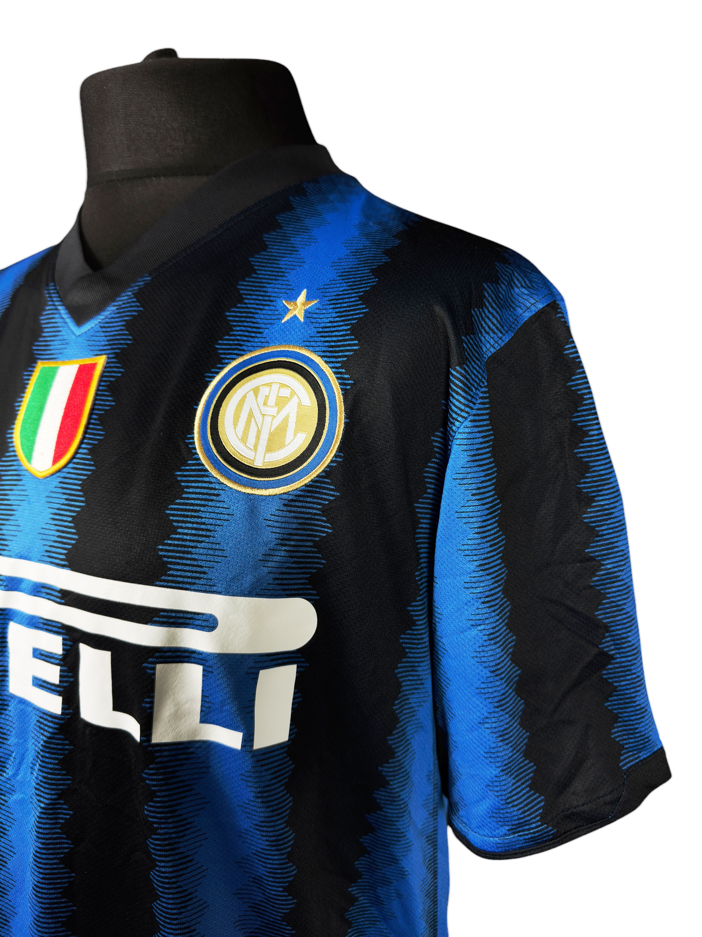 Inter Milan 2010-11 Home - Size L - Milito 22 (Signed)